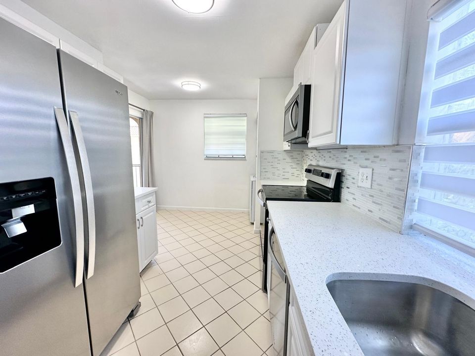 Recently Rented: $2,650 (2 beds, 2 baths, 1157 Square Feet)