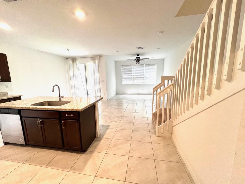 For Rent: $3,125 (3 beds, 2 baths, 1804 Square Feet)