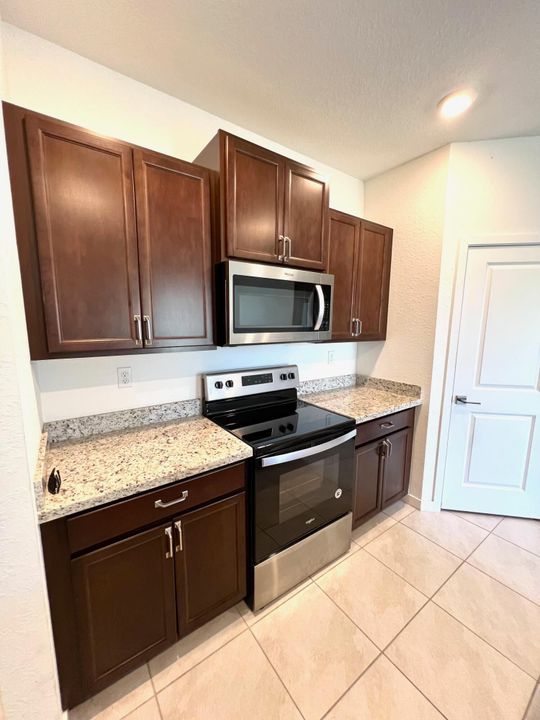 For Rent: $3,125 (3 beds, 2 baths, 1804 Square Feet)