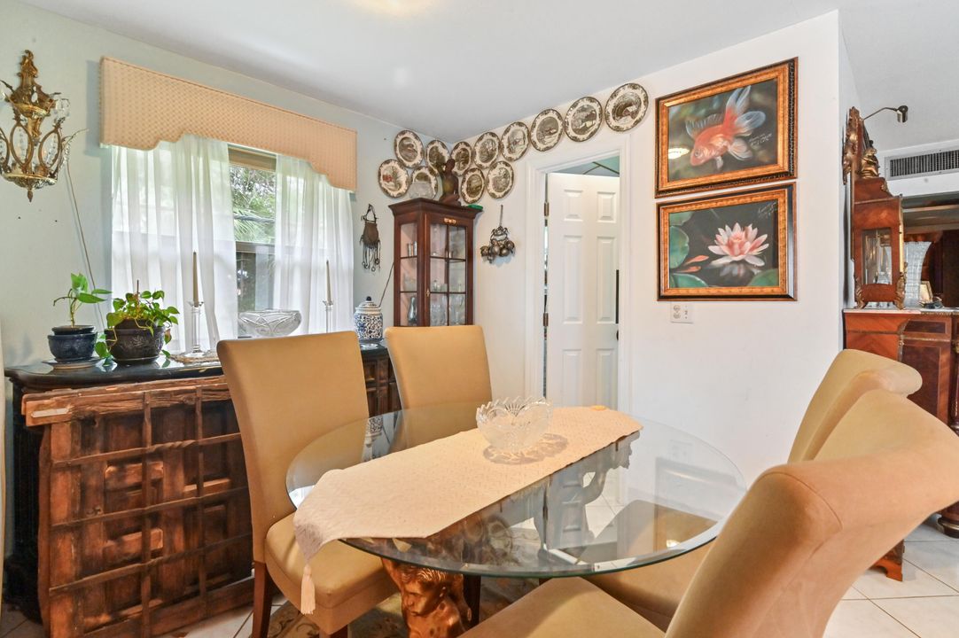 For Sale: $99,000 (2 beds, 2 baths, 880 Square Feet)