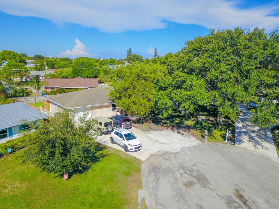 Active With Contract: $449,000 (3 beds, 2 baths, 1714 Square Feet)