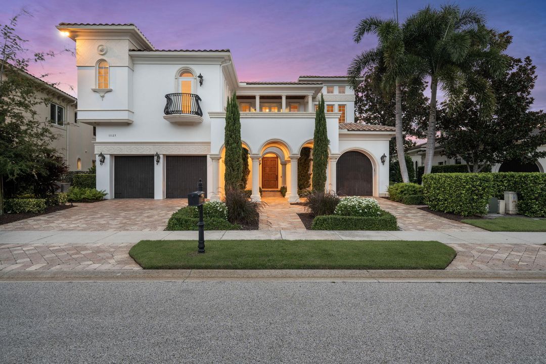 For Sale: $4,950,000 (4 beds, 4 baths, 5621 Square Feet)