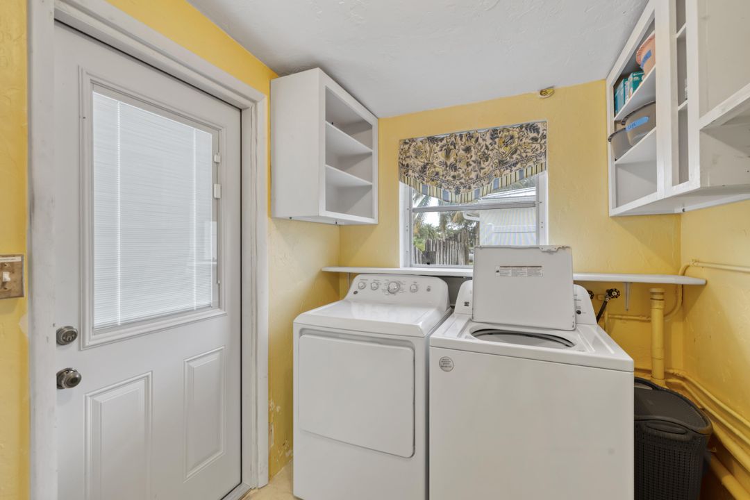 Active With Contract: $3,900 (4 beds, 2 baths, 1769 Square Feet)