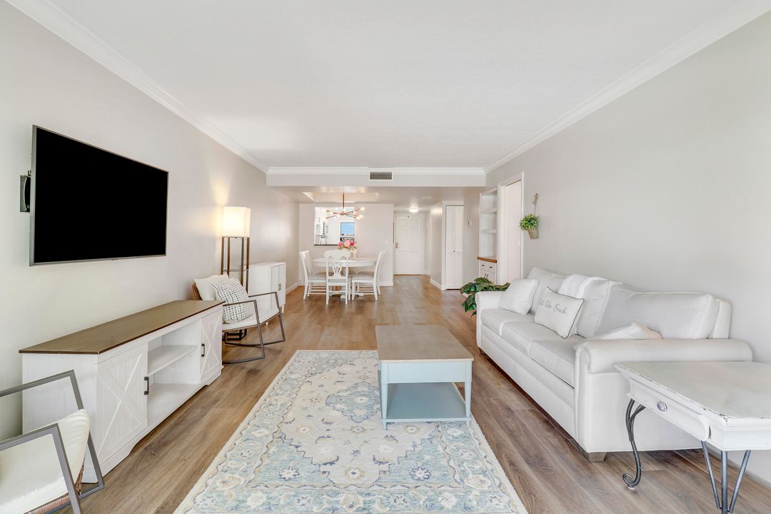 Active With Contract: $3,900 (2 beds, 2 baths, 1078 Square Feet)