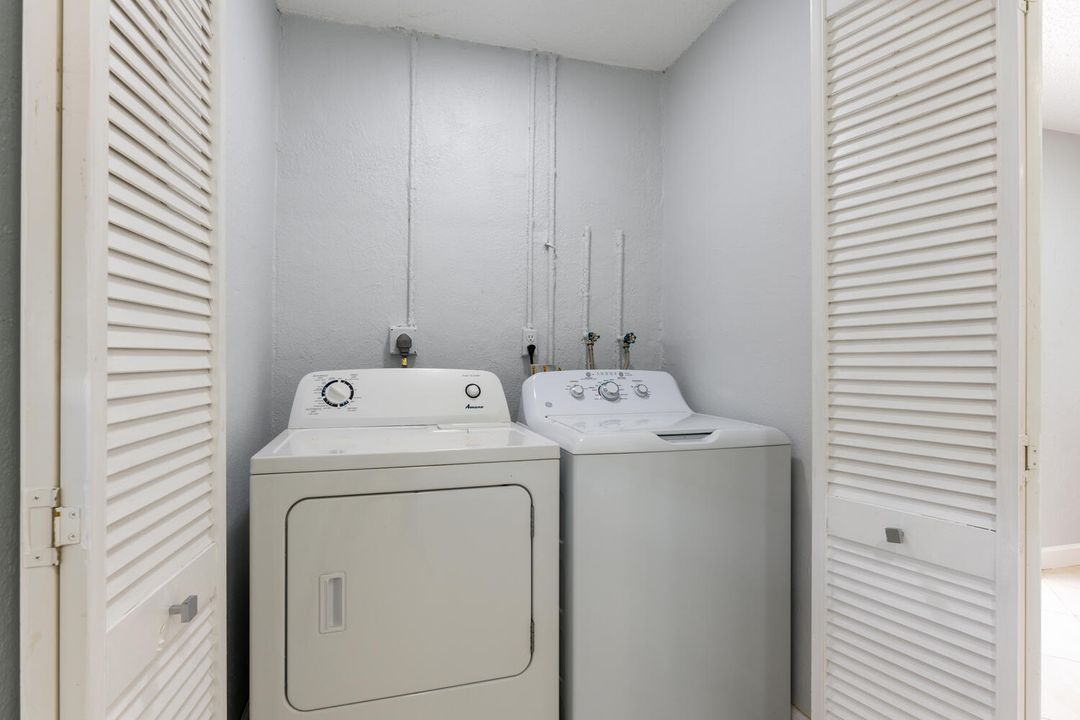 Active With Contract: $4,250 (3 beds, 2 baths, 1406 Square Feet)