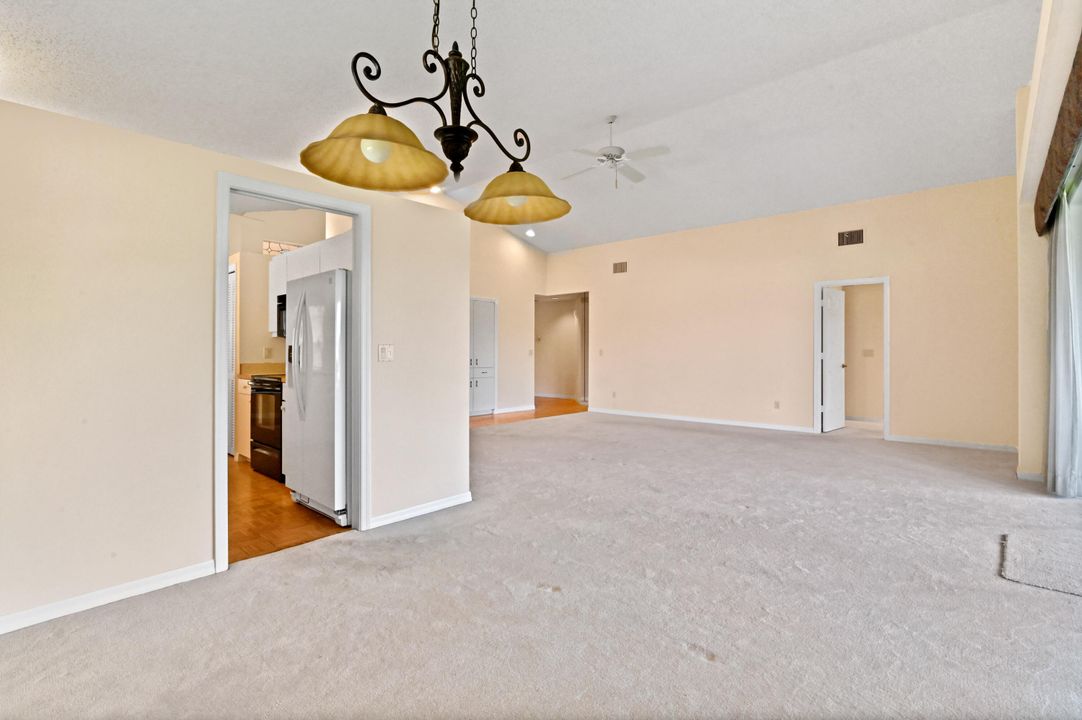 For Sale: $439,900 (3 beds, 2 baths, 1905 Square Feet)