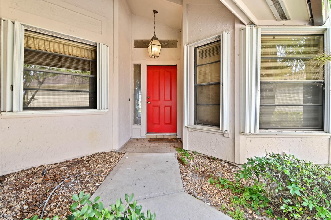 For Sale: $439,900 (3 beds, 2 baths, 1905 Square Feet)