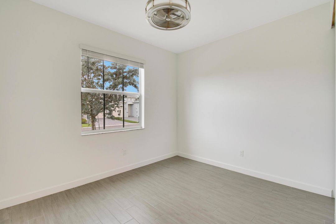 Active With Contract: $3,300 (2 beds, 2 baths, 1319 Square Feet)