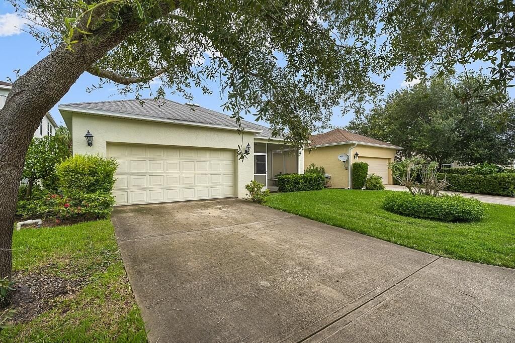 For Sale: $425,000 (3 beds, 2 baths, 1863 Square Feet)