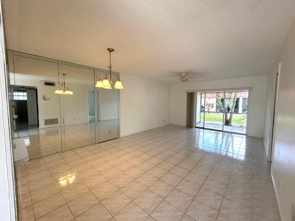 Activo con contrato: $175,000 (2 camas, 2 baños, 941 Pies cuadrados)