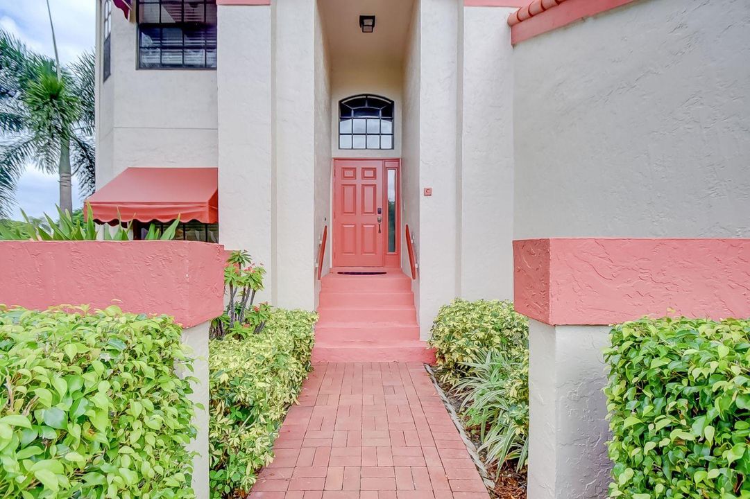 Active With Contract: $5,500 (3 beds, 2 baths, 1645 Square Feet)