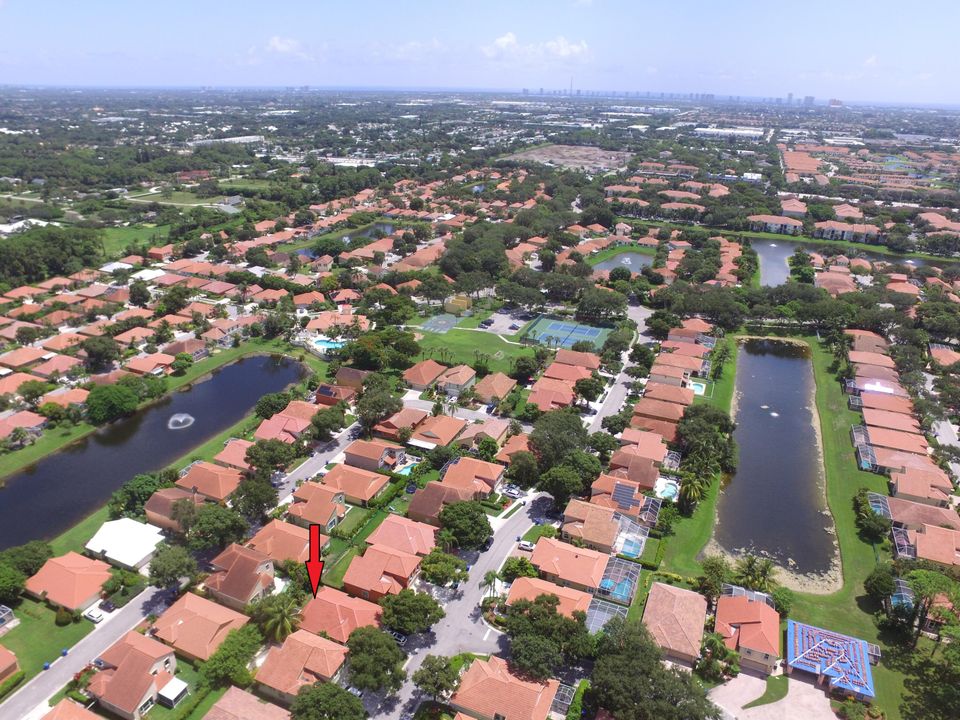 Active With Contract: $499,900 (3 beds, 2 baths, 1450 Square Feet)