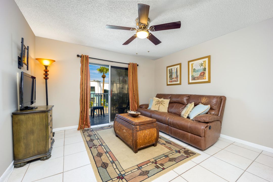 Active With Contract: $185,900 (2 beds, 2 baths, 875 Square Feet)