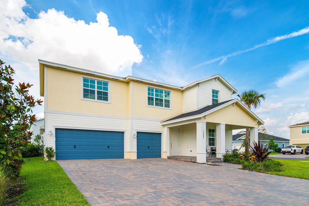 Active With Contract: $4,600 (5 beds, 3 baths, 3332 Square Feet)