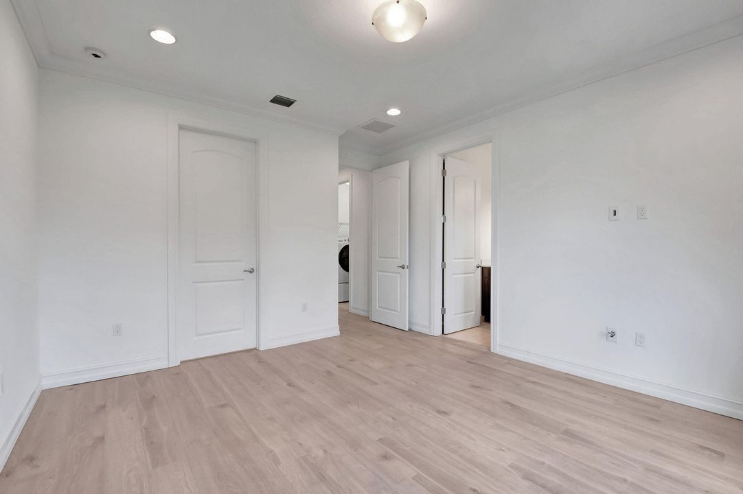 Active With Contract: $625,000 (3 beds, 2 baths, 1728 Square Feet)