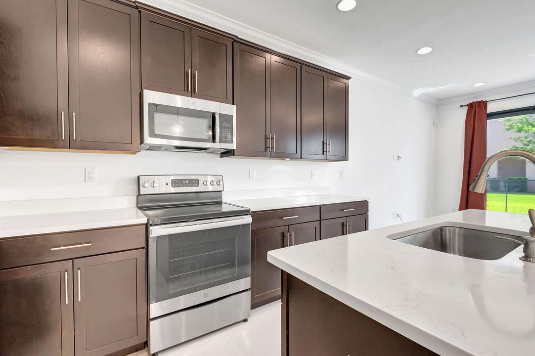 Active With Contract: $625,000 (3 beds, 2 baths, 1728 Square Feet)