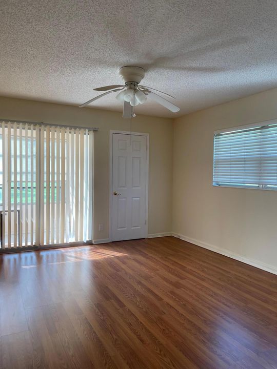 Active With Contract: $1,850 (2 beds, 2 baths, 1198 Square Feet)