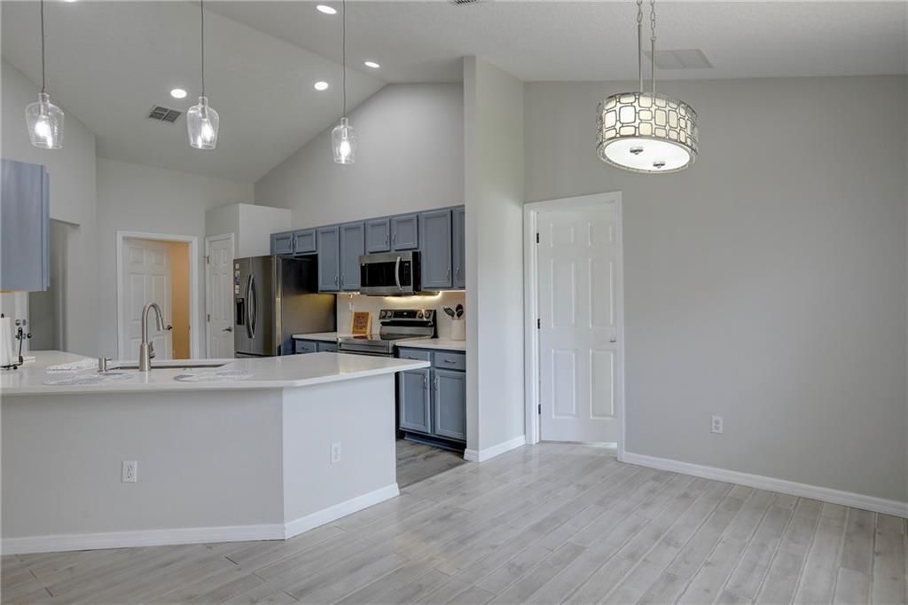 Active With Contract: $349,900 (3 beds, 2 baths, 1843 Square Feet)