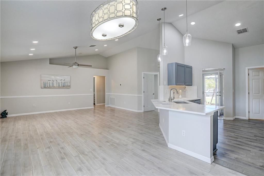 Active With Contract: $349,900 (3 beds, 2 baths, 1843 Square Feet)