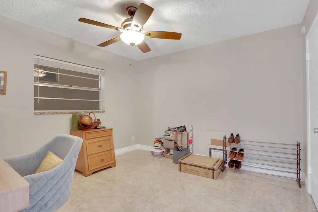 Active With Contract: $2,100 (2 beds, 2 baths, 940 Square Feet)