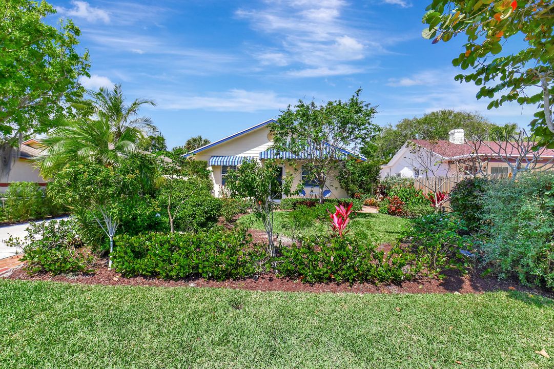 For Sale: $1,545,000 (3 beds, 3 baths, 1900 Square Feet)