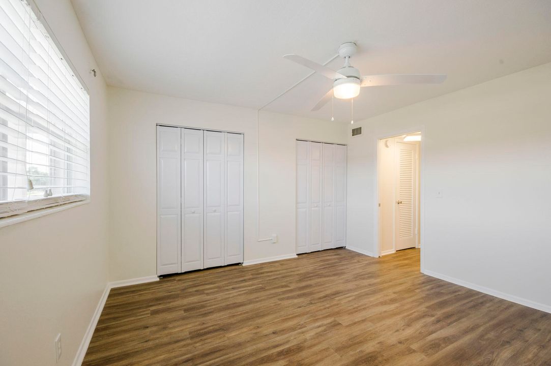 For Sale: $190,000 (1 beds, 1 baths, 712 Square Feet)