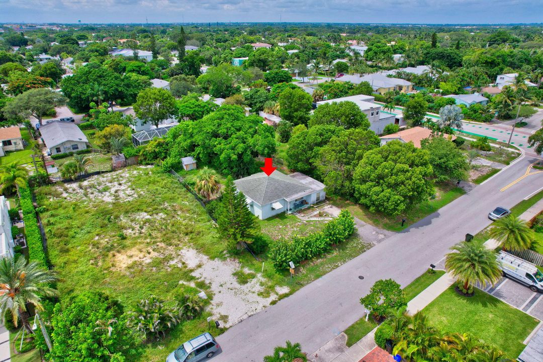 For Sale: $995,000 (3 beds, 1 baths, 1120 Square Feet)