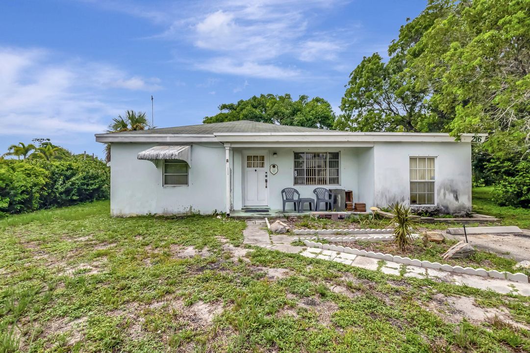 For Sale: $995,000 (3 beds, 1 baths, 1120 Square Feet)