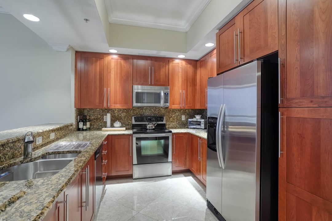 Active With Contract: $6,800 (2 beds, 2 baths, 1476 Square Feet)