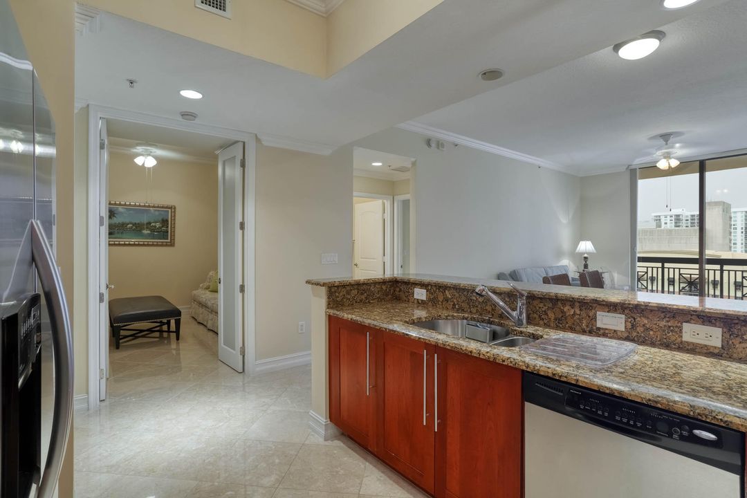 Active With Contract: $6,800 (2 beds, 2 baths, 1476 Square Feet)