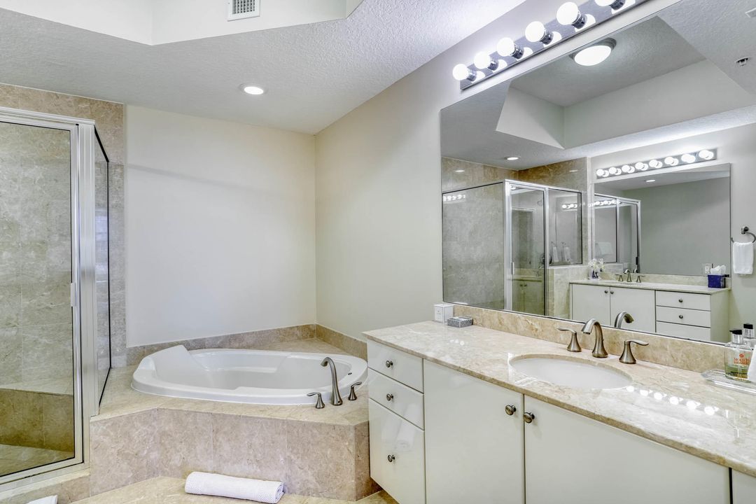 Active With Contract: $6,800 (2 beds, 2 baths, 1476 Square Feet)