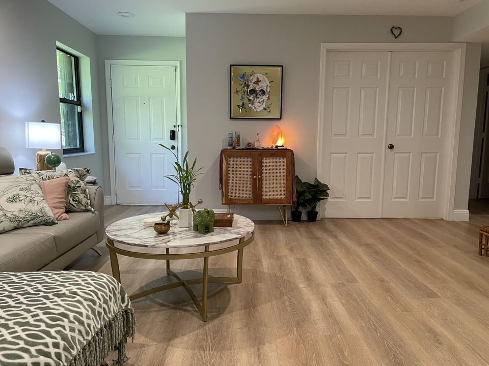 Active With Contract: $5,500 (2 beds, 2 baths, 1202 Square Feet)