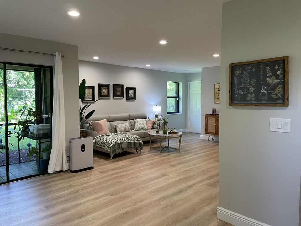 Active With Contract: $5,500 (2 beds, 2 baths, 1202 Square Feet)