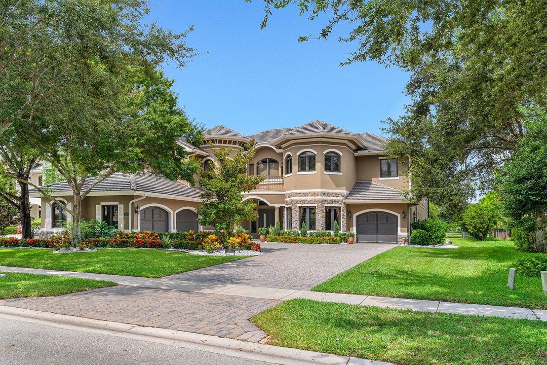 For Sale: $1,895,000 (6 beds, 7 baths, 5368 Square Feet)