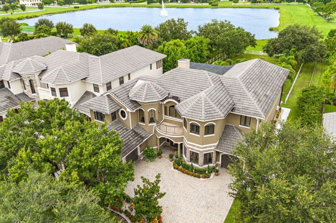 For Sale: $1,895,000 (6 beds, 7 baths, 5368 Square Feet)