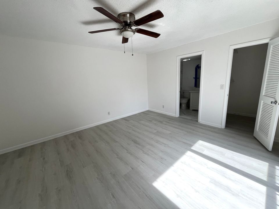 Active With Contract: $2,150 (2 beds, 2 baths, 1328 Square Feet)