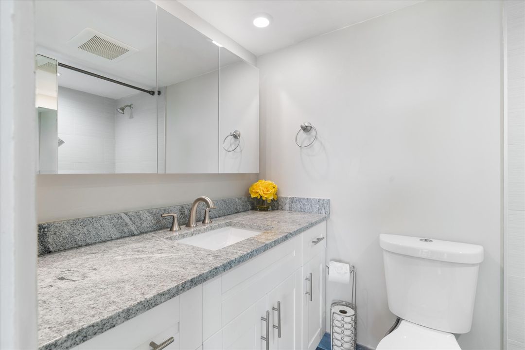 Active With Contract: $4,000 (2 beds, 2 baths, 1239 Square Feet)