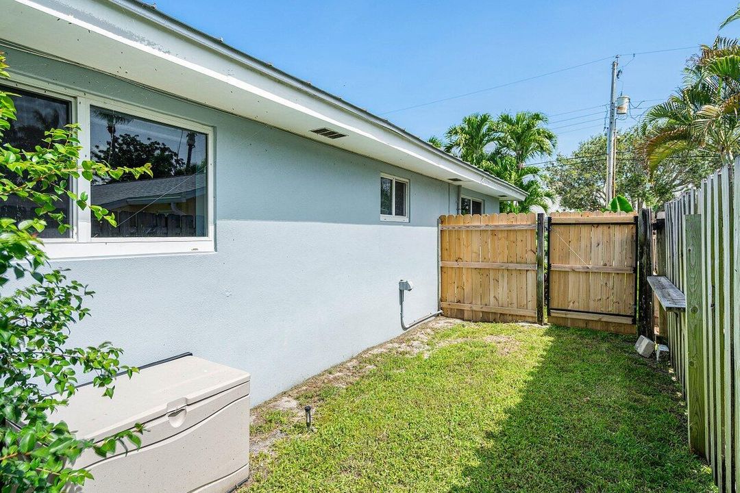 For Sale: $825,000 (3 beds, 2 baths, 2115 Square Feet)