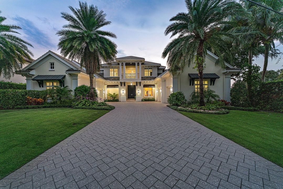 For Sale: $11,500,000 (5 beds, 6 baths, 5603 Square Feet)