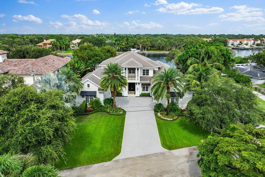 For Sale: $11,500,000 (5 beds, 6 baths, 5603 Square Feet)