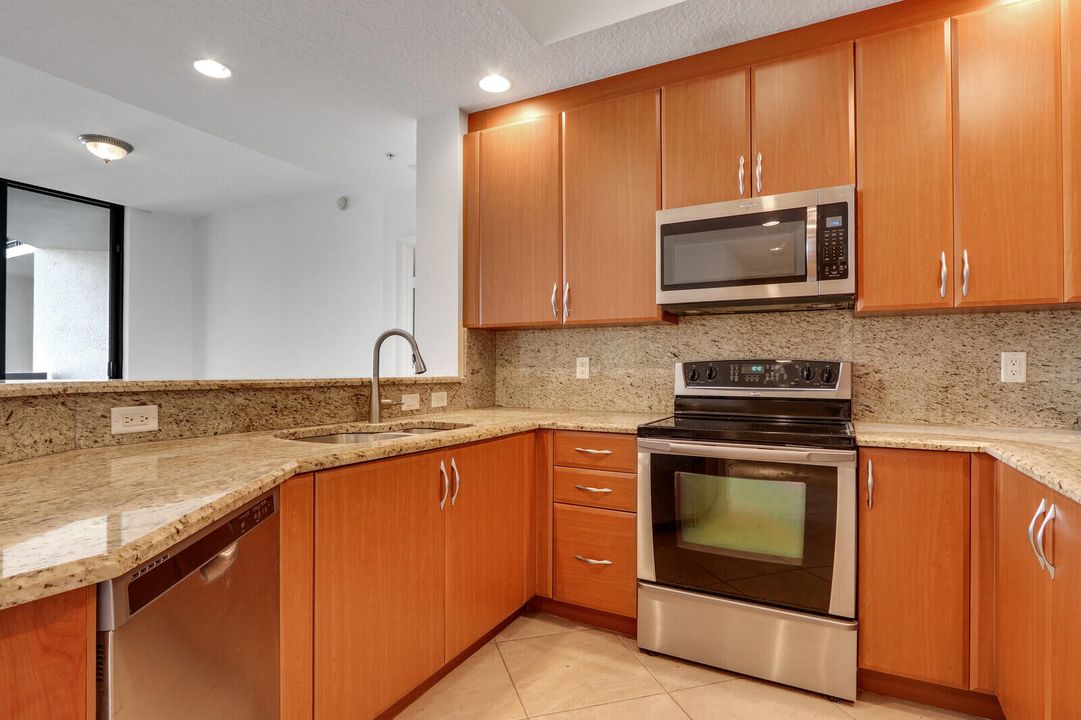 Active With Contract: $4,700 (2 beds, 2 baths, 1648 Square Feet)