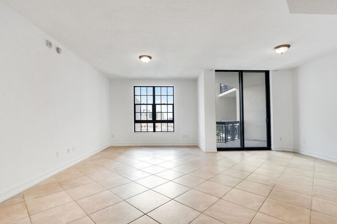 Active With Contract: $4,700 (2 beds, 2 baths, 1648 Square Feet)