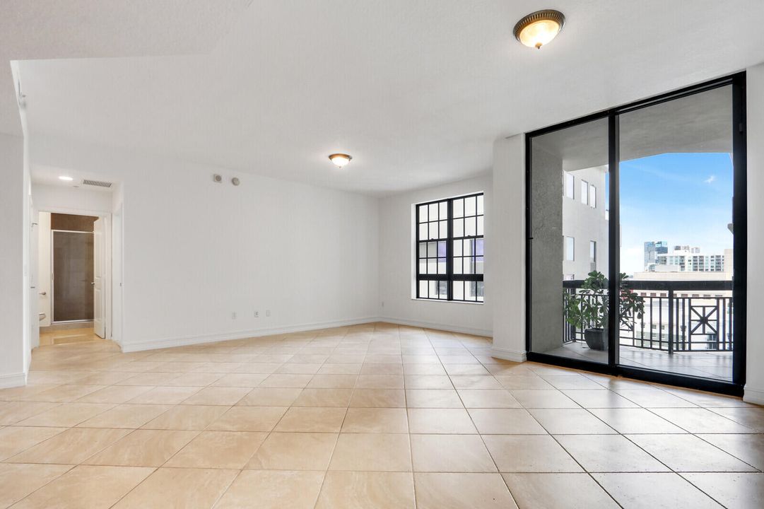 Active With Contract: $4,700 (2 beds, 2 baths, 1648 Square Feet)