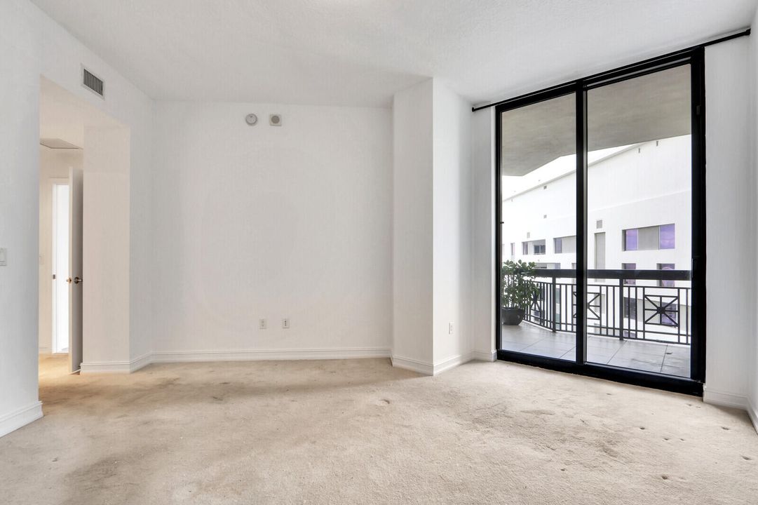 Active With Contract: $4,700 (2 beds, 2 baths, 1648 Square Feet)