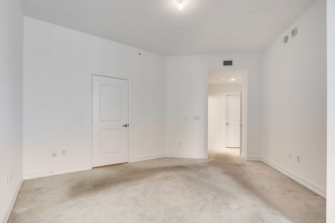 Active With Contract: $4,700 (2 beds, 2 baths, 1648 Square Feet)