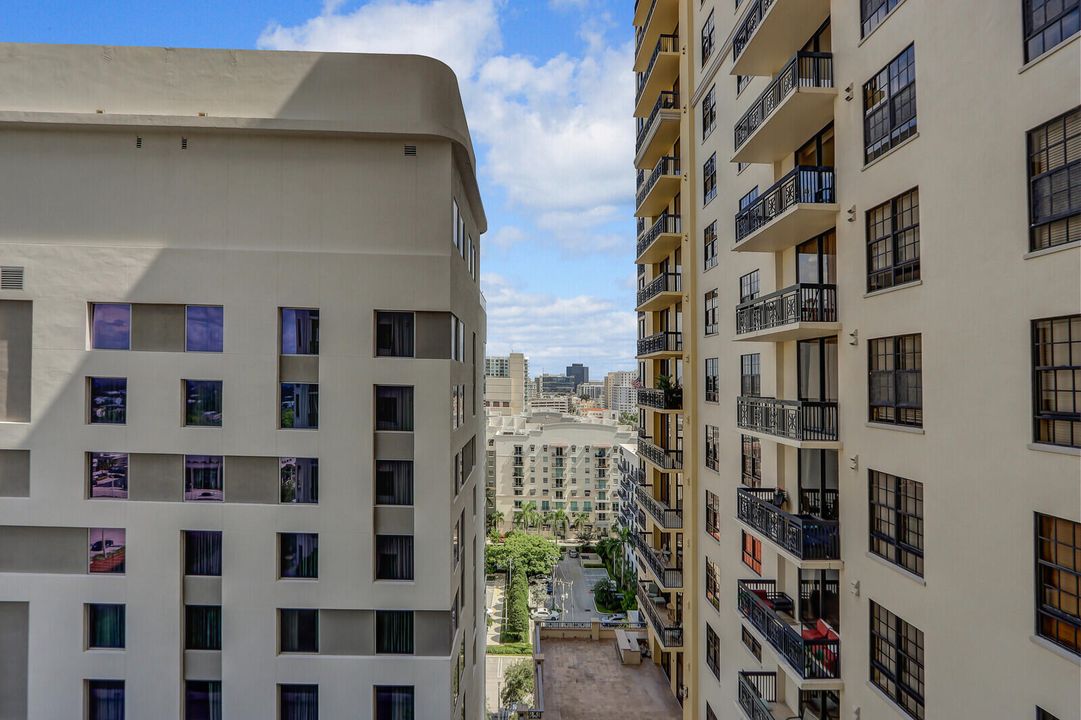 Active With Contract: $4,700 (2 beds, 2 baths, 1648 Square Feet)