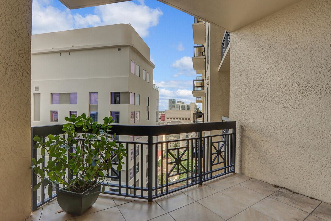 Active With Contract: $4,700 (2 beds, 2 baths, 1648 Square Feet)