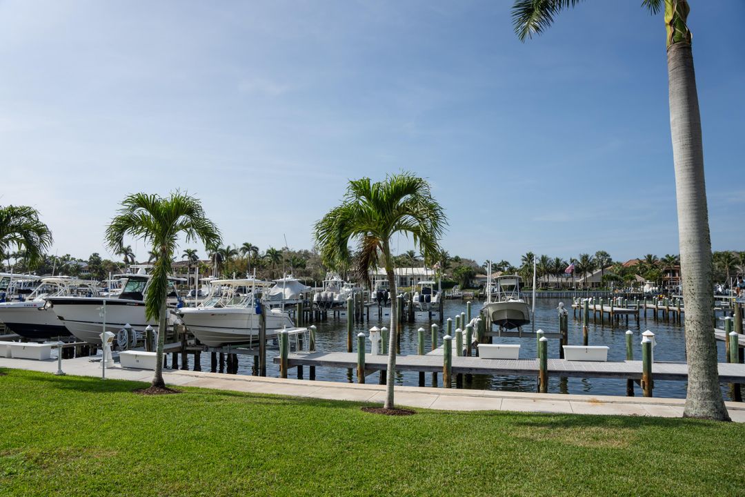 For Sale: $1,675,000 (2 beds, 2 baths, 1945 Square Feet)