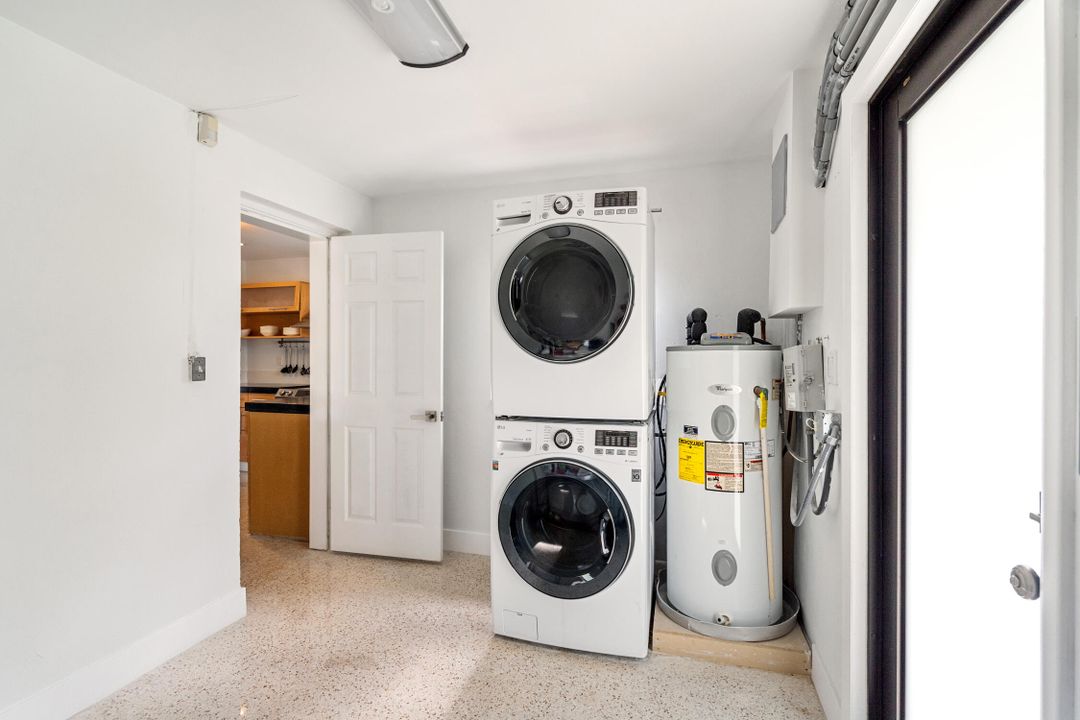 Active With Contract: $4,150 (2 beds, 2 baths, 1190 Square Feet)