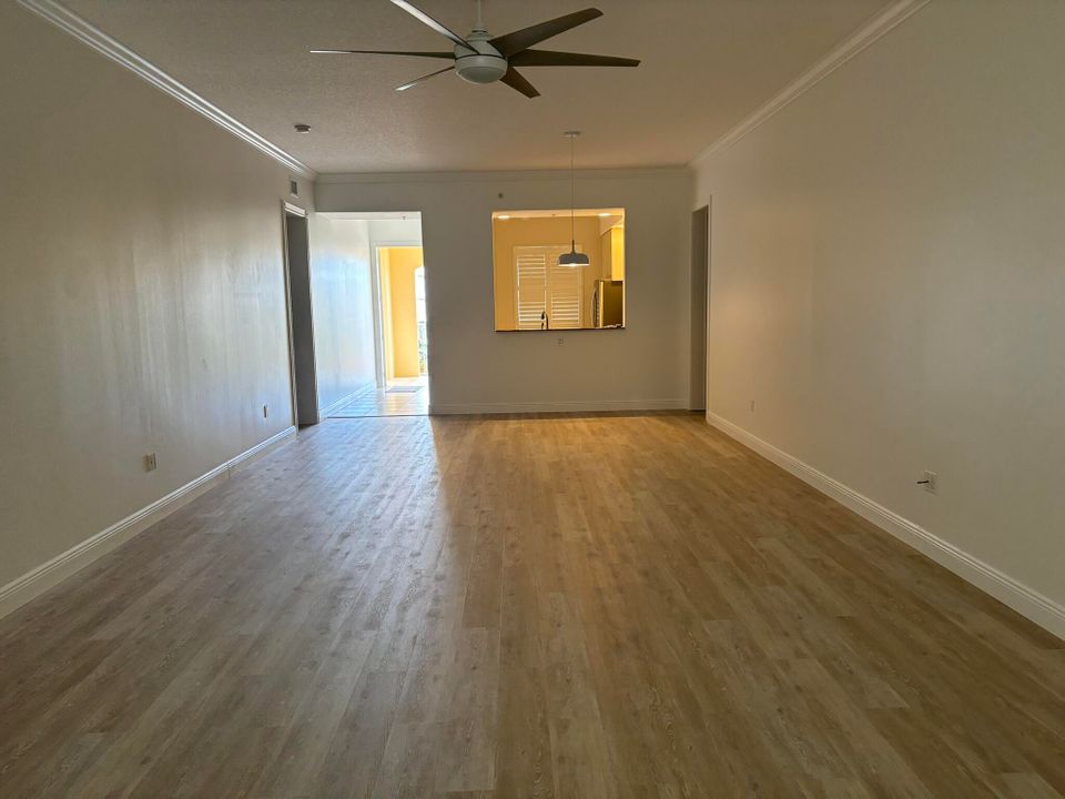 Active With Contract: $2,400 (2 beds, 2 baths, 1989 Square Feet)